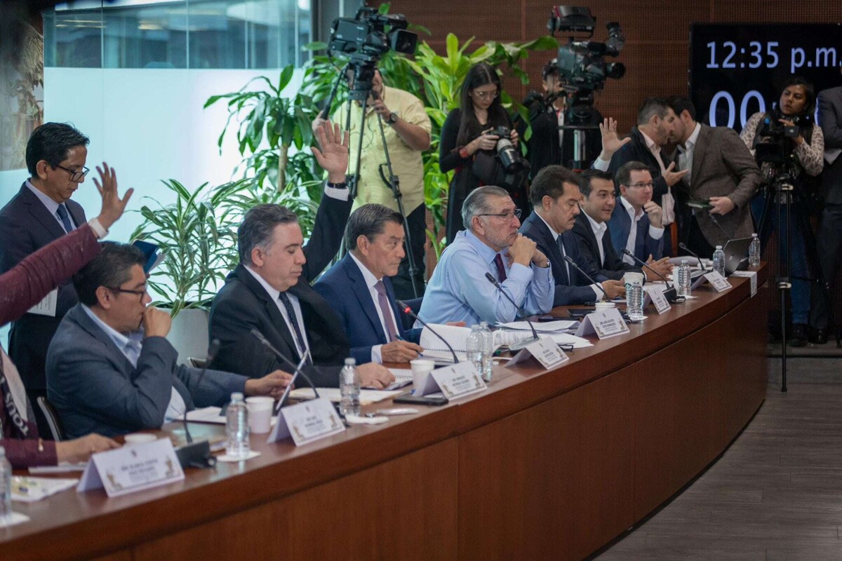 Сенат одобряет законопроект о конституционном превосенстве