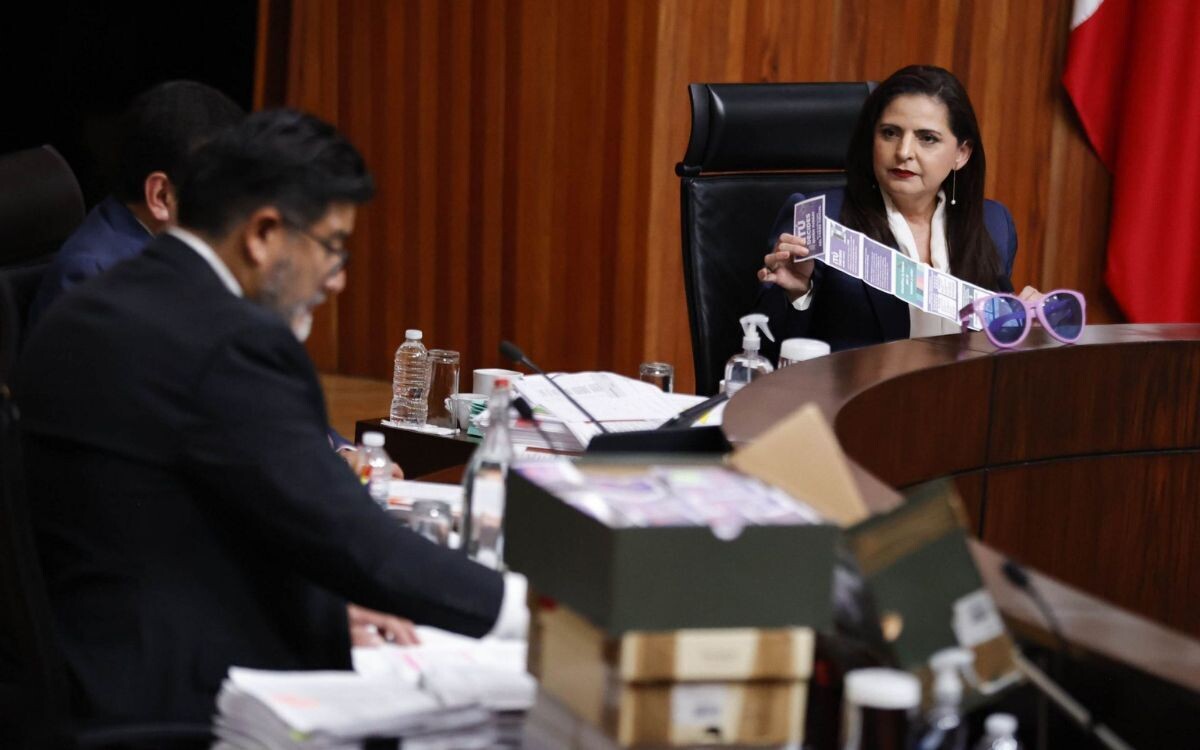 Mexican Court Revokes Fines Over 'Accordions'