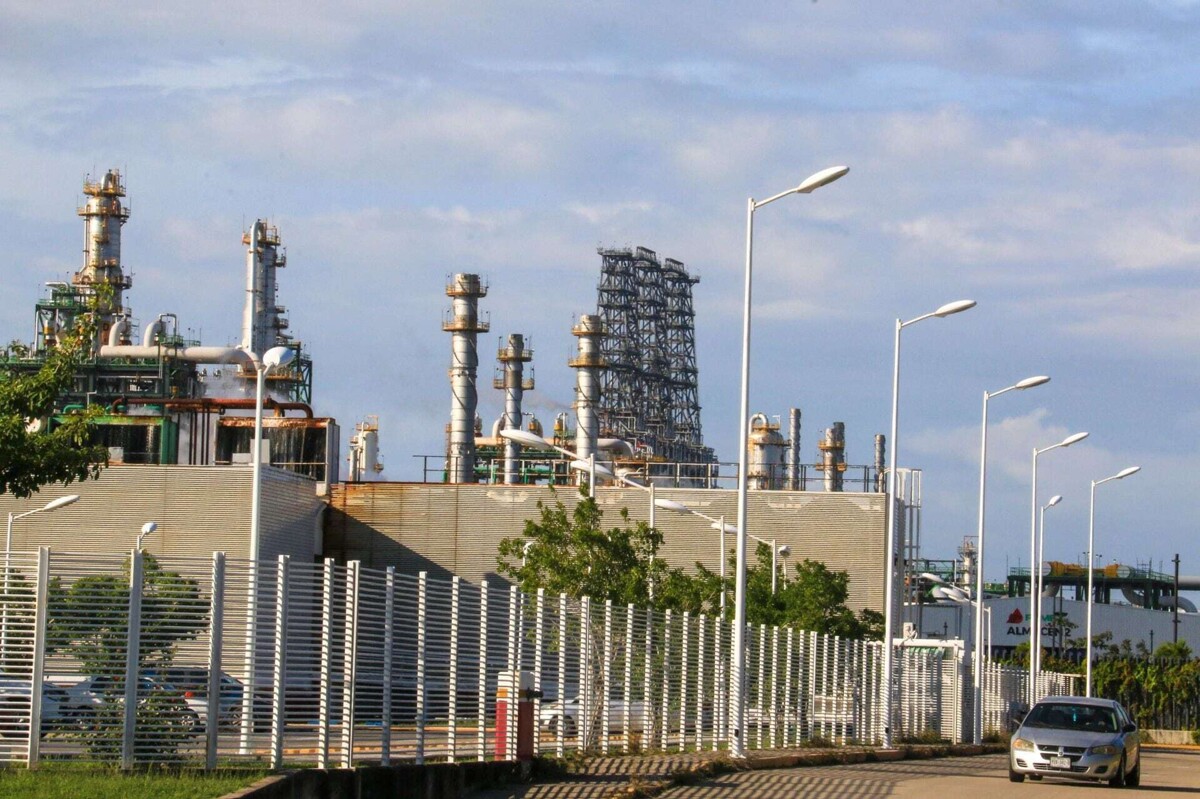 Pemex Refineries Achieve Yearly Processing Record