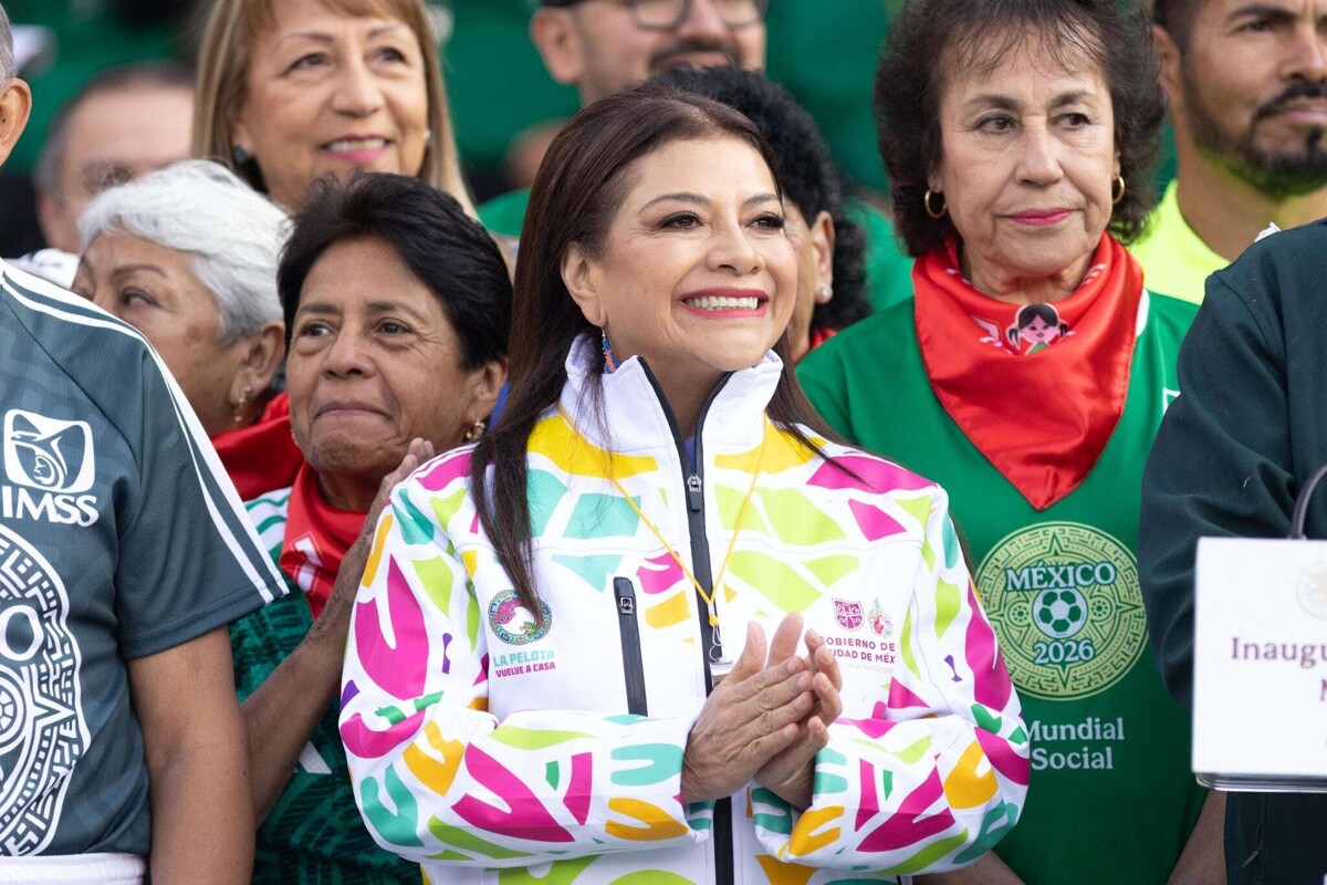 Mexico City Honors Pioneers of Women's Football