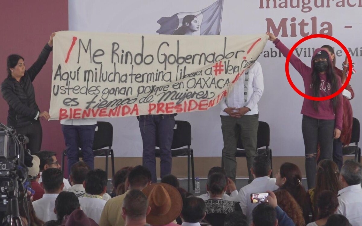 María Elena Ríos Protests Against Governor in Oaxaca