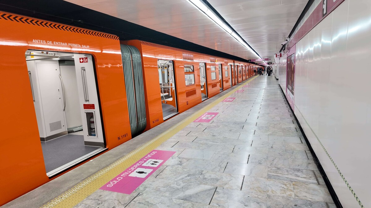 Mexico City Metro Leader Warns of Permanent Derailment Risk