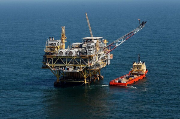 Pirate Attack on Pemex Platforms Causes Panic