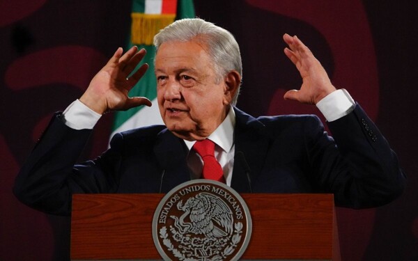 AMLO Анонсирует Праздник Закрытия Срока