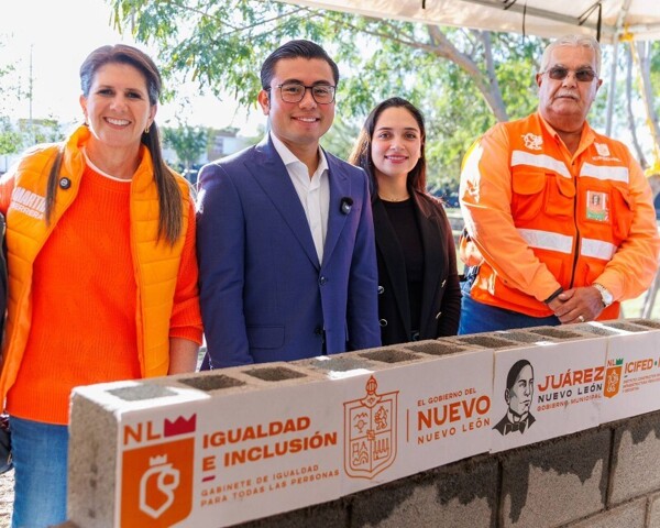 Mayor of Juárez Lays First Stone for New Community Center