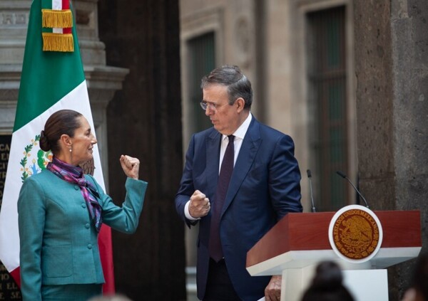 Mexico Participates in APEC Amid Tensions