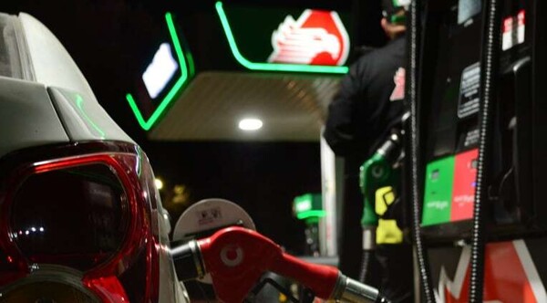 Цены на бензин в Мексике растут несмотря на падение цен на нефть