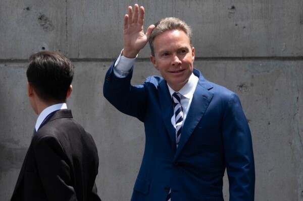 Velasco Coello: Decision on Party Affiliation is Up to Each Senator