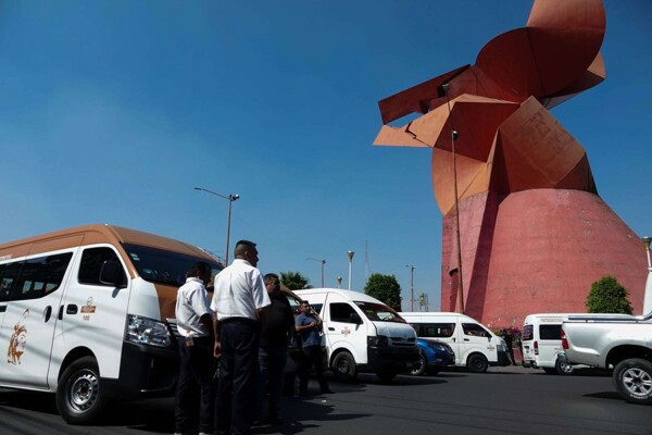 Truckers Organize Mega March in the State of Mexico