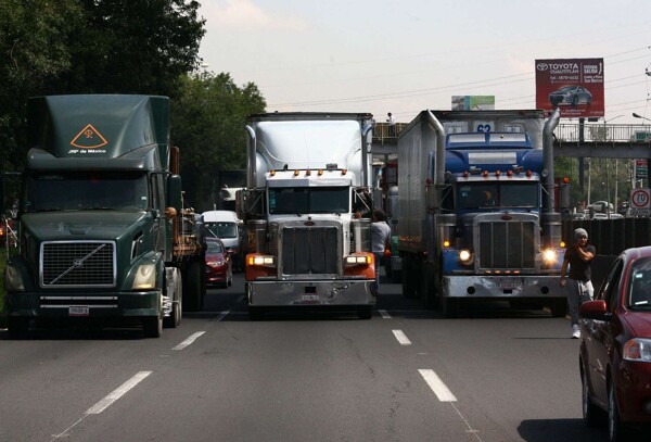 Transporters and health workers mobilize