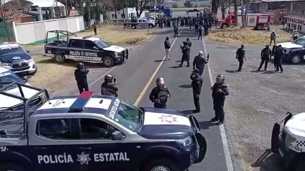 Clash Between Police and Protesters in Mexico