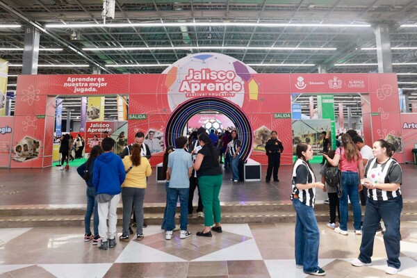 Губернатор Халиско открыл Фестиваль образования 2026