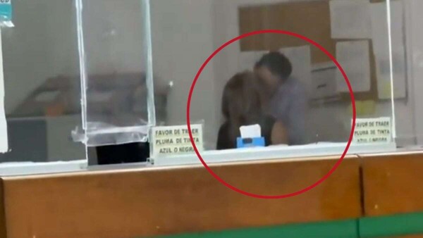 IMSS Workers Caught Kissing During Work Hours