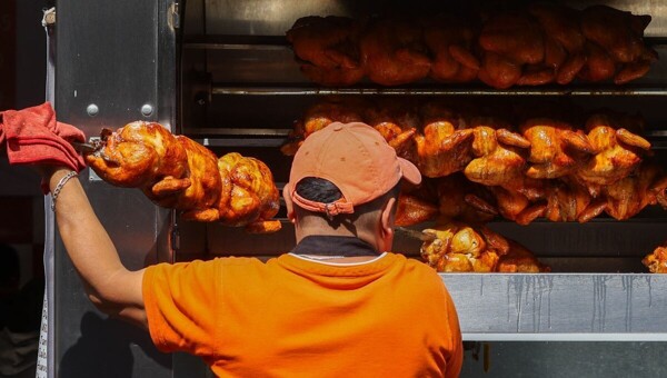 Inflation in Mexico: Product Prices and Central Bank Decisions