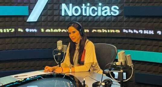 Паола Рохас удивляет появлением на Telemundo