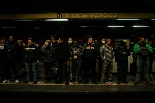 Delays on the CDMX Metro Continue