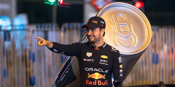 Red Bull продливает контракт с Серхио Пересом, закрывая дверь перед Карлосом Сайнсом