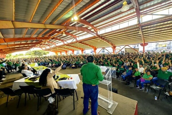 纳亚里特工会警告快速养老金改革的风险