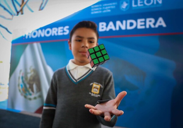 León Launches 2025 Educational Scholarship Program