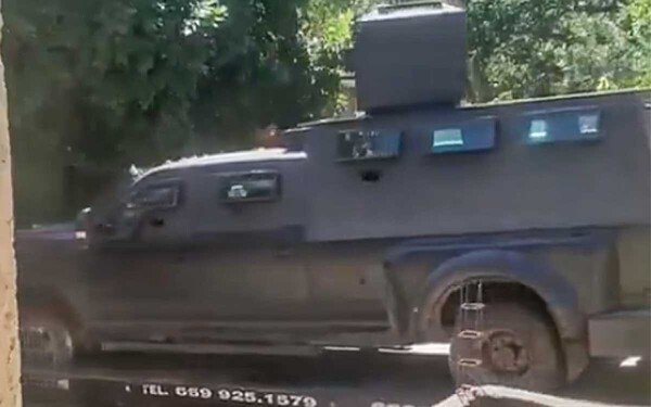 Военные захватили самодельный бронеавтомобиль 'Монстр Трак' в Синалоа