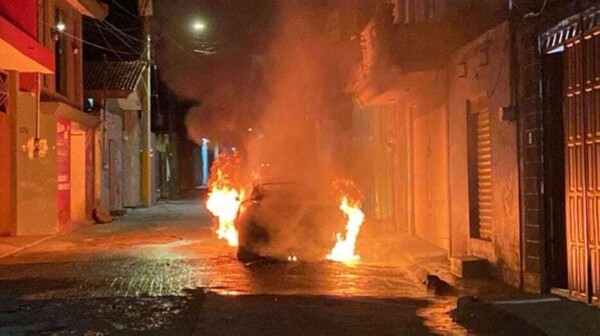 Транспортные средства, найденные в Puebla с человеческими останками