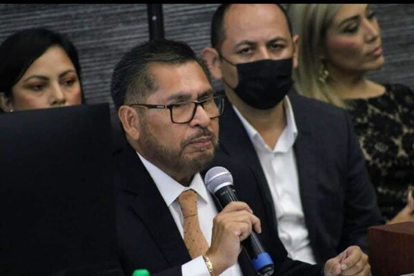 Бывший чиновник Мексики отрицает связь с преступником