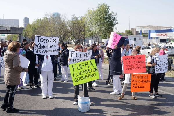 Протест врачей в Чолуле требует отставки директора больницы
