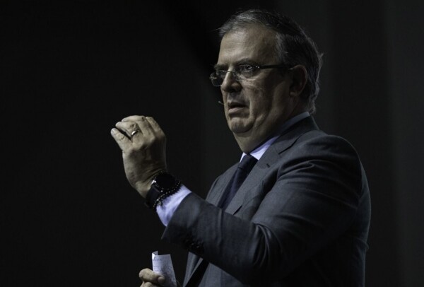 Сенатор Мексики раскритиковал использование образа оппозиционера на марше молодёжи