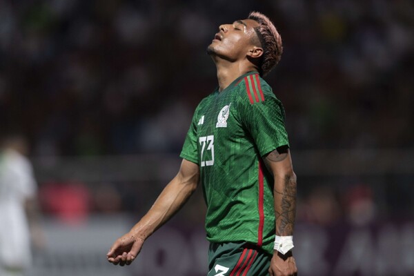 阿劳霍的受伤威胁其世界杯席位