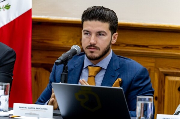 Напряжение в оппозиции из-за реформ и бюджета в Мексике