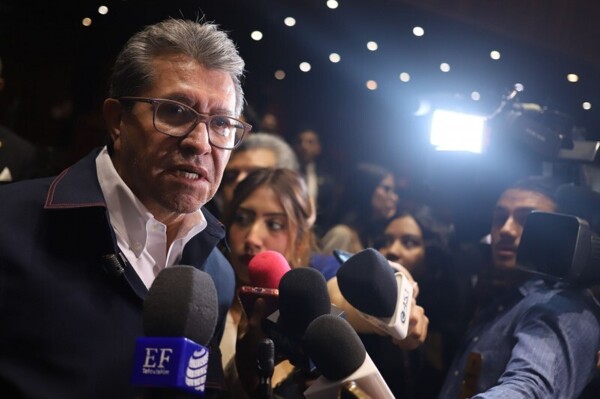 Транспортники и крестьяне блокируют страну, требуя безопасности и лучших цен