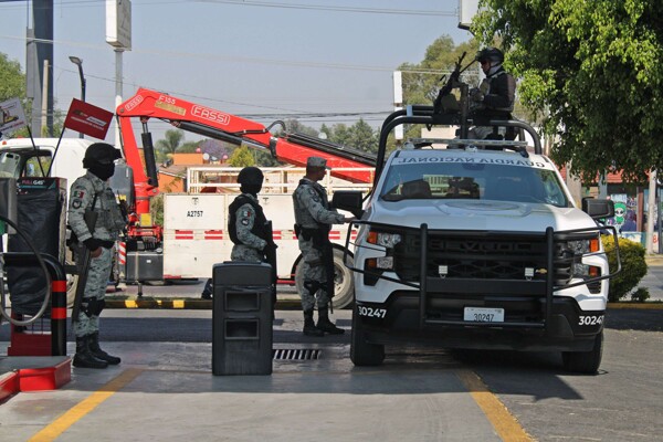 Operation against adulterated gasoline in Puebla