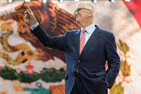 Magnate Salinas Pliego Offers to Settle Tax Debt with Mexican Government