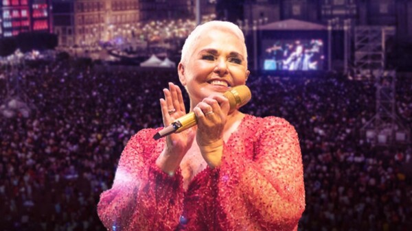 Lupita D'Alessio Offers Free Concert in Zócalo for Mother's Day