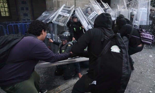 Марш за справедливость по случаю 56-й годовщины Тлателолко