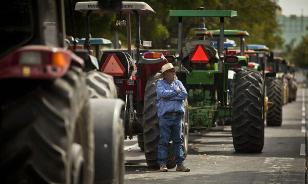 Mexico City Faces Major Blockades Over Transport and Farm Demands