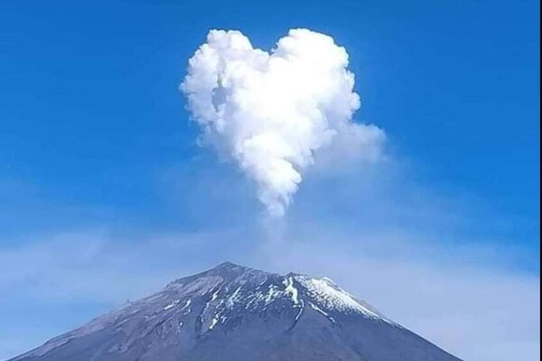 Popocatépetl Erupts with Heart-Shaped Smoke