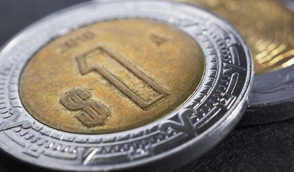 Доллар достигает 19.72 песо в Мексике | Наши за границей Новости