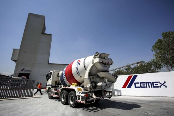 Cemex Adapts Cement Shipments Amid Tariff Concerns