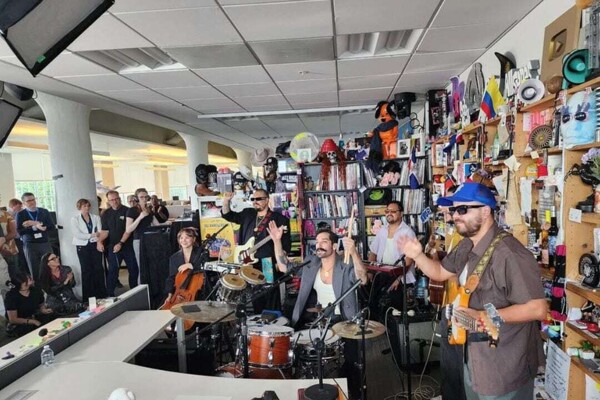 Даниэль, ты меня убиваешь, приносит страсть в Tiny Desk