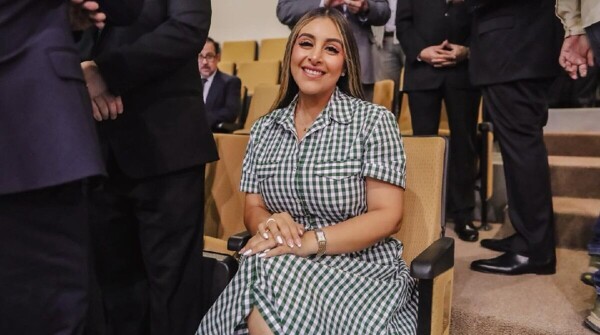 Alcaldesa de México pide 'apoyo voluntario' para entrar a la playa