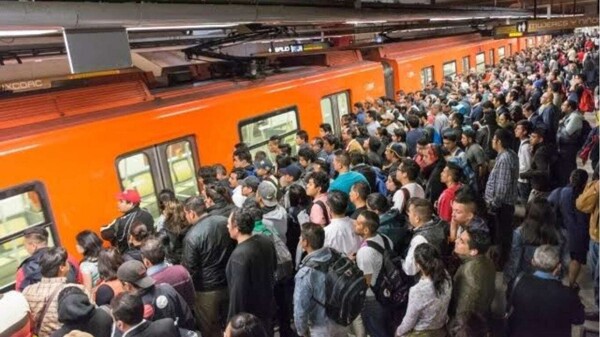 Significant Delays in Metro Services of Mexico City