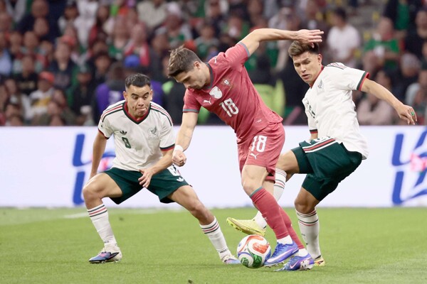 Mexico and Portugal Draw 0-0 in Friendly Match