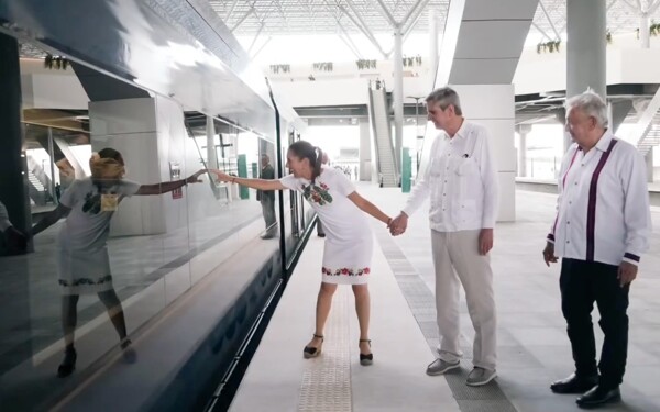  inauguración Поезда П'аталь из Канкун в Мерида
