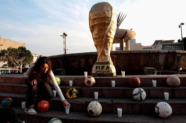 Студенты в Мексике почтили память пропавших товарищей в рамках кампании «Свет и надежда»