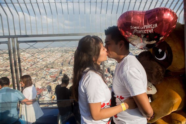 Teddy Bear and Love Fair in Neza 2025