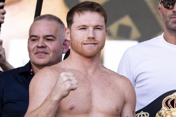 Сауль 'Canelo' Альварес побеждает Хайме Мунгию и сохраняет мировые титулы по боксу