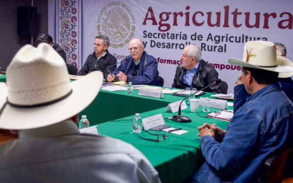 Mexico Reaches Agreements with Farmers and Transporters