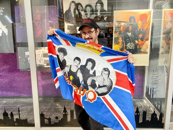 Queen Photo Exhibition Opens in Mexico City Metro