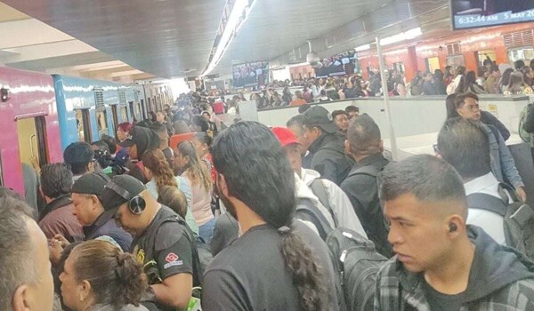 Metro Delays and Crowds in Mexico City